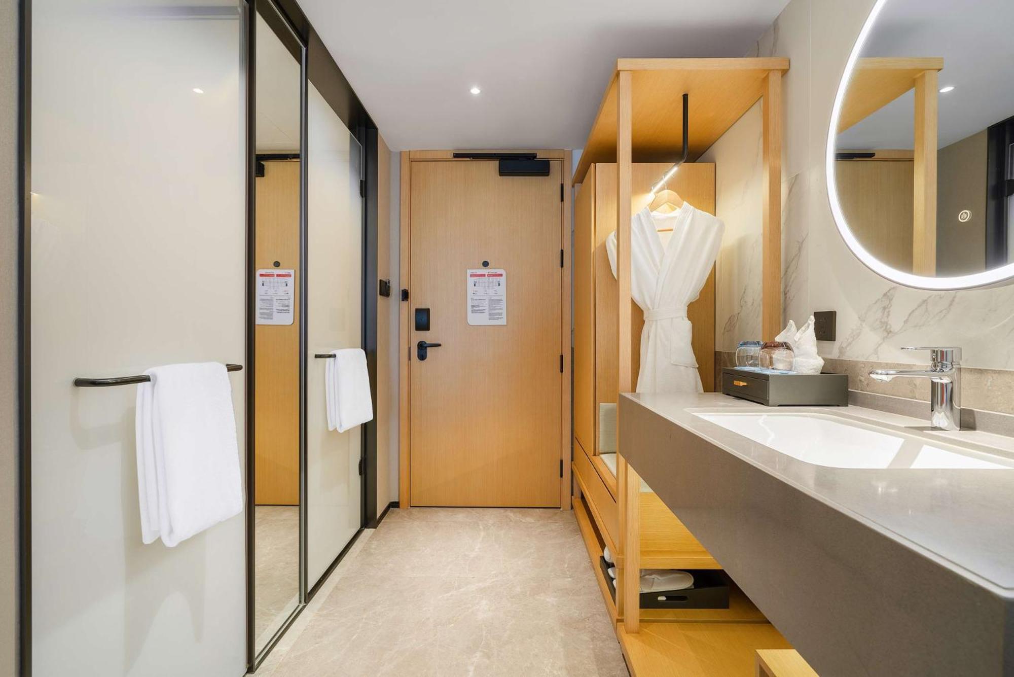 Hilton Garden Inn Chengdu Kuanzhai Alley Екстериор снимка