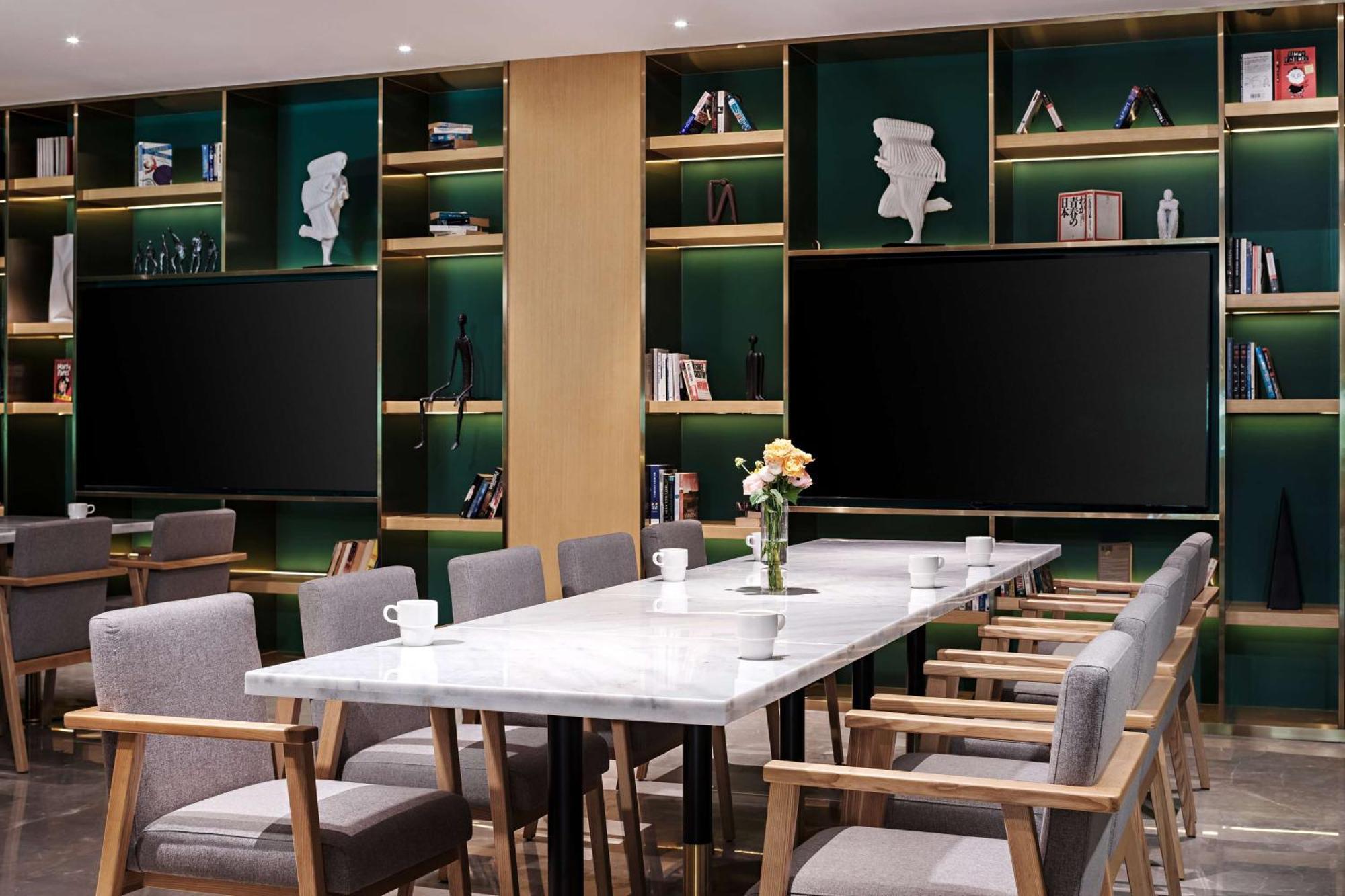 Hilton Garden Inn Chengdu Kuanzhai Alley Екстериор снимка