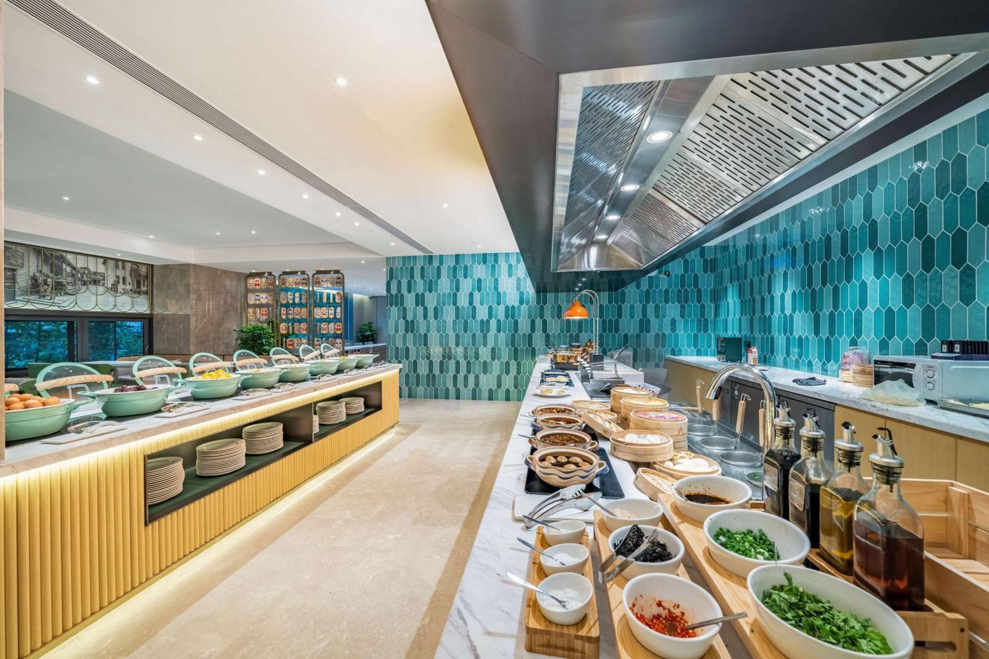 Hilton Garden Inn Chengdu Kuanzhai Alley Екстериор снимка